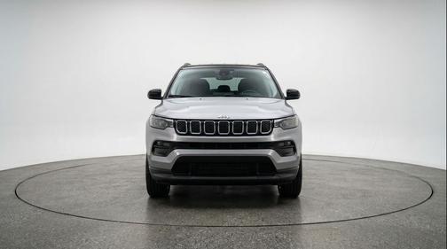Silver Zynith Metallic Clearcoat 2025 Jeep Compass Limited