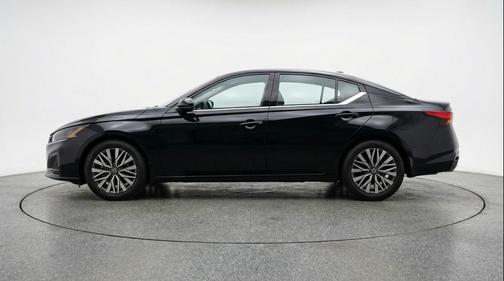 Super Black 2025 Nissan Altima SV FWD