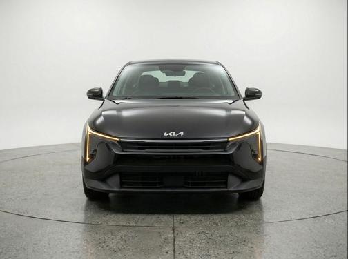 Aurora Black Pearl 2025 Kia K4 LXS