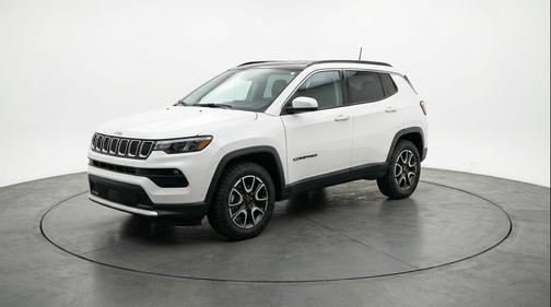 Bright White Clearcoat 2025 Jeep Compass Trailhawk