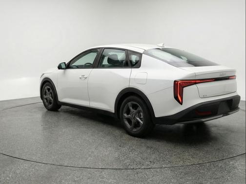 Snow White Pearl 2025 Kia K4 LXS