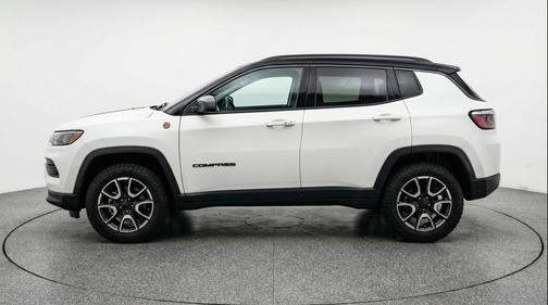 Bright White Clearcoat 2025 Jeep Compass Trailhawk