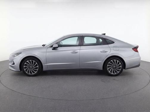 Aero Silver 2025 Hyundai SONATA Hybrid SE