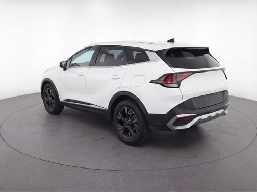 Snow White Pearl 2025 Kia Sportage LX