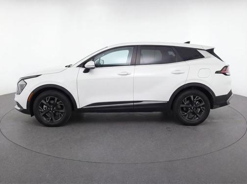 Snow White Pearl 2025 Kia Sportage LX