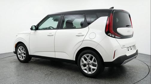 Snow White Pearl 2025 Kia Soul LX