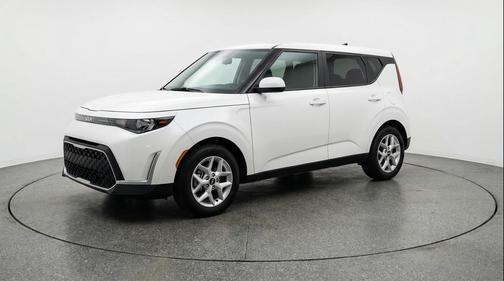 Snow White Pearl 2025 Kia Soul LX
