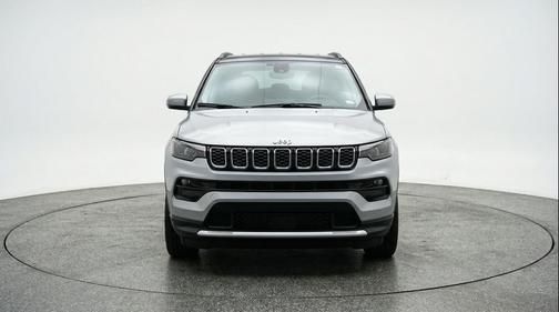 Silver Zynith Metallic Clearcoat 2025 Jeep Compass Limited
