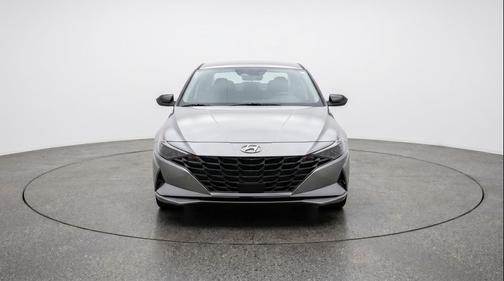 Fluid Metal 2025 Hyundai ELANTRA Limited