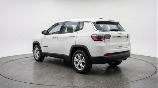 Bright White Clearcoat 2025 Jeep Compass Latitude