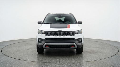 Bright White Clearcoat 2025 Jeep Compass Trailhawk