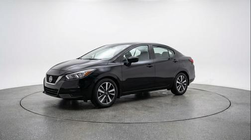 Super Black 2025 Nissan Versa 1.6 SV