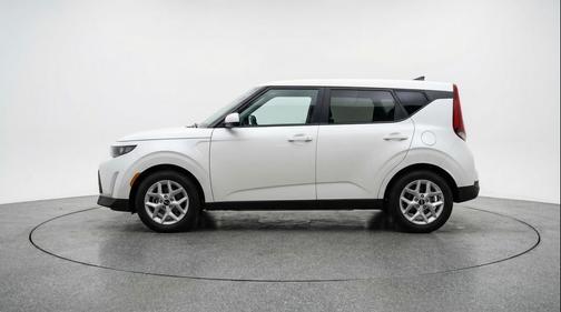 Snow White Pearl 2025 Kia Soul LX