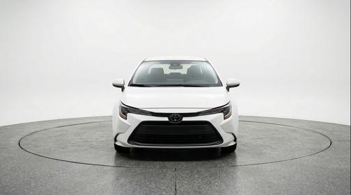 Ice Cap 2025 Toyota Corolla LE