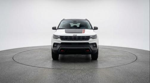 Bright White Clearcoat 2025 Jeep Compass Trailhawk