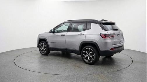 Silver Zynith Metallic Clearcoat 2025 Jeep Compass Limited