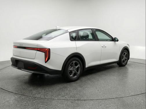 Snow White Pearl 2025 Kia K4 LXS