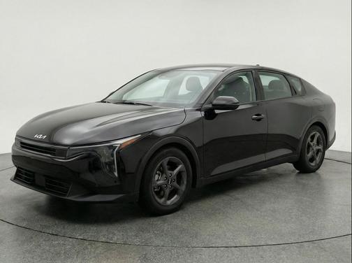 Aurora Black Pearl 2025 Kia K4 LXS