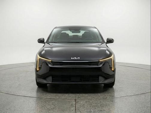Aurora Black Pearl 2025 Kia K4 LXS