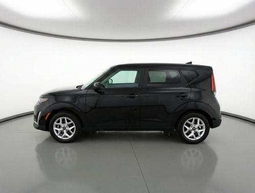 Fusion Black 2025 Kia Soul LX