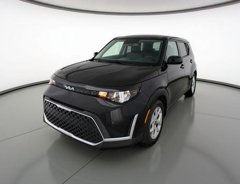 Fusion Black 2025 Kia Soul LX