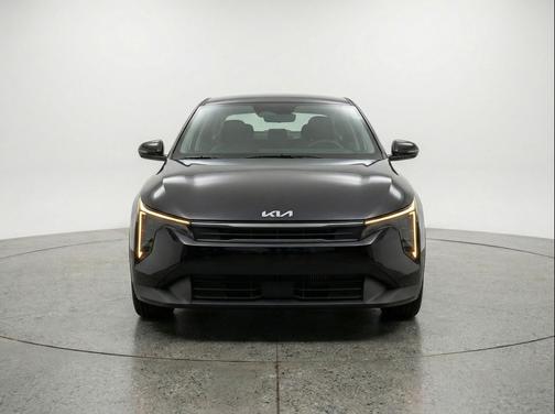 Aurora Black Pearl 2025 Kia K4 LXS