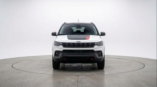 Bright White Clearcoat 2025 Jeep Compass Trailhawk