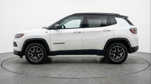 Bright White Clearcoat 2025 Jeep Compass Trailhawk
