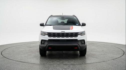 Bright White Clearcoat 2025 Jeep Compass Trailhawk