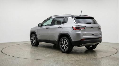 Silver Zynith Metallic Clearcoat 2025 Jeep Compass Limited
