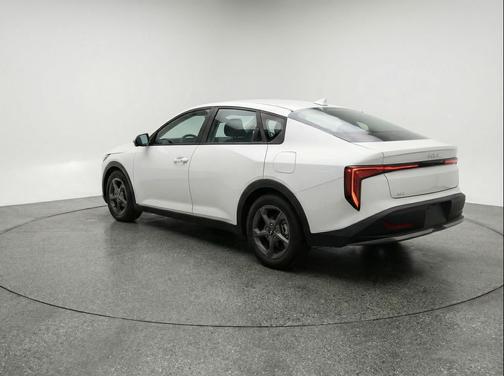 Snow White Pearl 2025 Kia K4 LXS