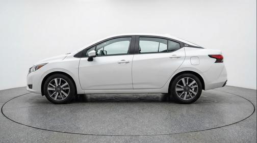 Aspen White Tricoat 2025 Nissan Versa 1.6 SV