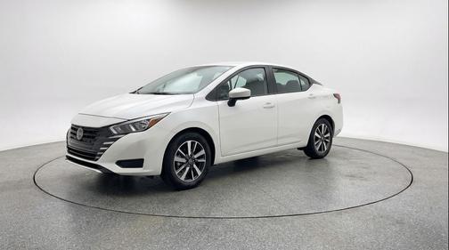 Aspen White Tricoat 2025 Nissan Versa 1.6 SV
