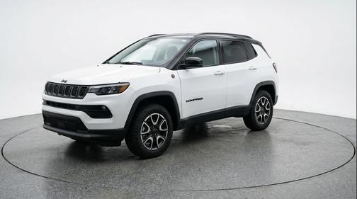Bright White Clearcoat 2025 Jeep Compass Trailhawk