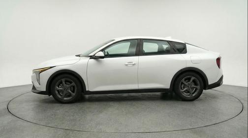 Snow White Pearl 2025 Kia K4 LXS