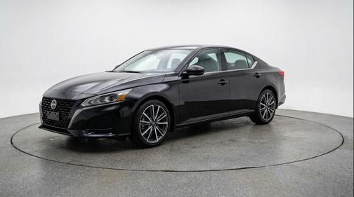 Super Black 2025 Nissan Altima SV FWD