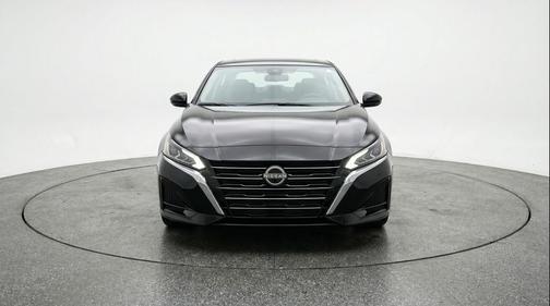 Super Black 2025 Nissan Altima SV FWD