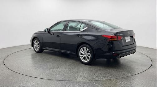 Super Black 2025 Nissan Altima SV FWD