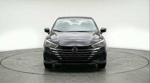 Super Black 2025 Nissan Versa 1.6 SV