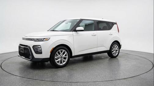 Snow White Pearl 2025 Kia Soul LX