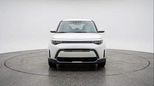 Snow White Pearl 2025 Kia Soul LX