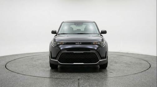 Fusion Black 2025 Kia Soul LX