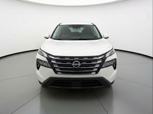 Everest White Pearl Tricoat 2025 Nissan Rogue SV