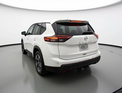Everest White Pearl Tricoat 2025 Nissan Rogue SV