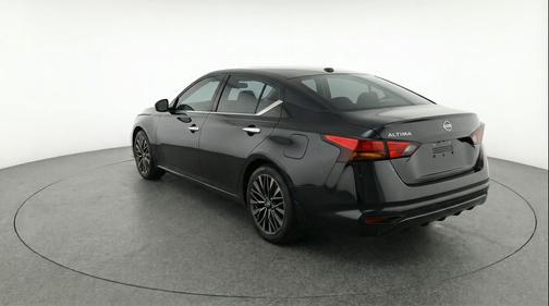Super Black 2025 Nissan Altima SV FWD