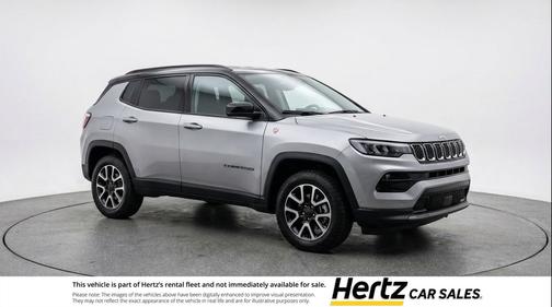 Silver Zynith Metallic Clearcoat 2025 Jeep Compass Trailhawk