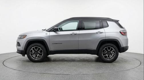 Silver Zynith Metallic Clearcoat 2025 Jeep Compass Trailhawk