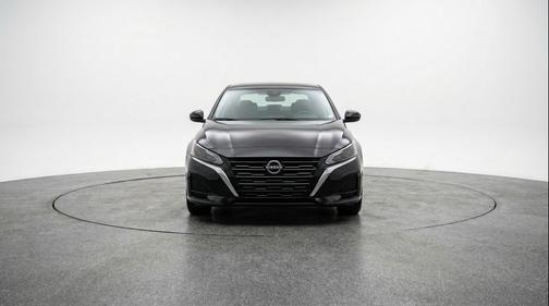Super Black 2025 Nissan Altima SV FWD