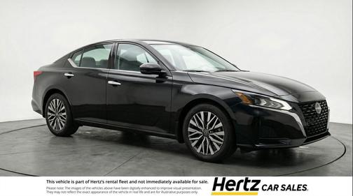 Super Black 2025 Nissan Altima SV FWD