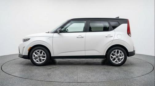 Snow White Pearl 2025 Kia Soul LX